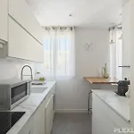 Unique One-bedroom Near The Arc De Triomphe *
