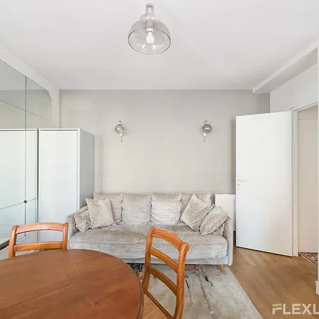 Unique One-bedroom Near The Arc De Triomphe * Paris